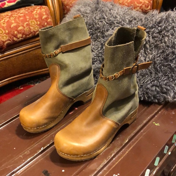 Green and Brown Leather Clogs - Picture 2 of 6